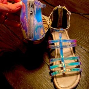 Girls shimmering gladiator sandals. Size 3